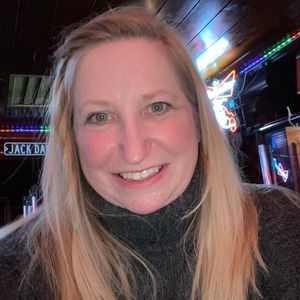 Meet your Posher, Lisa